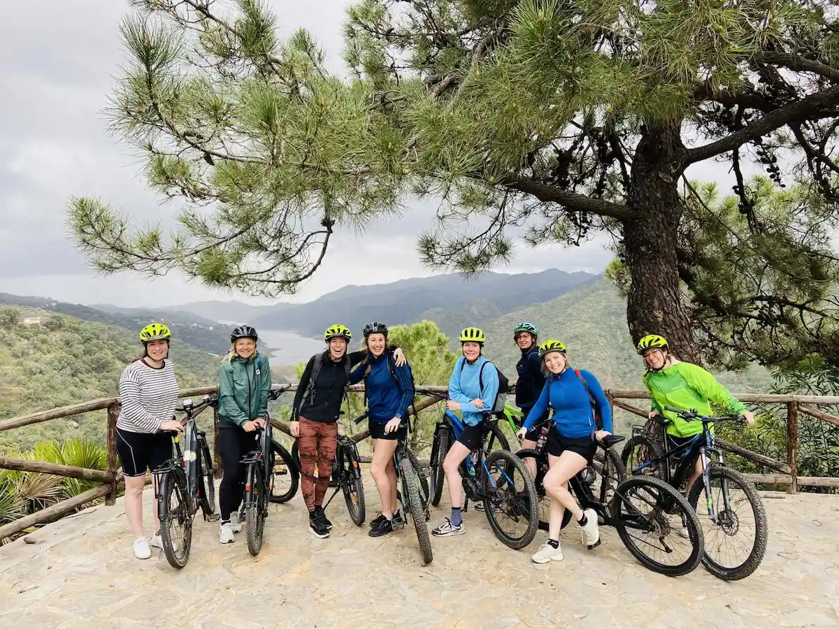 grupo-ebike-divirtiendose